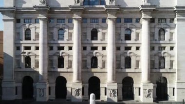 İtalya, CIRCA 2019: İtalyan kentinin mimari ayrıntıları.