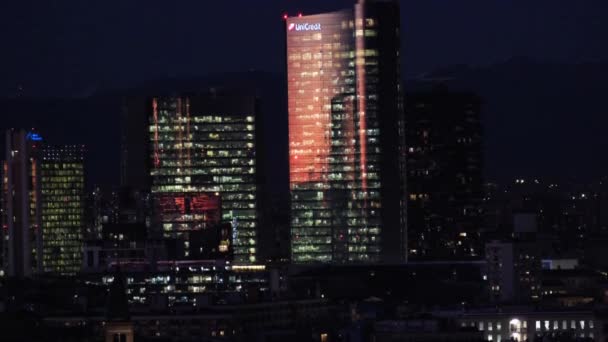 Légi Panorámás Kilátás Belvárosra Városkép Felhőkarcolókkal Unicredit Toronnyal — Stock videók