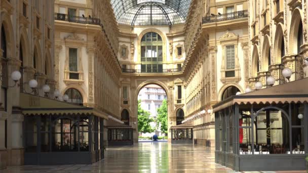 이탈리아 밀라노 2020 두오모 대성당 비토리오 에마누엘레 갤러리비어 사람과 관광객 — 비디오