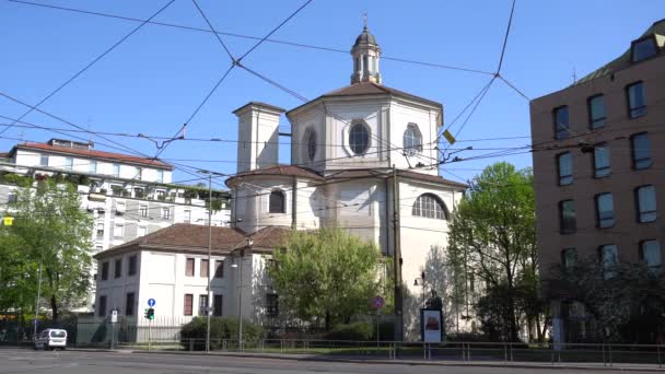 Itália Milão Basílica Santo Stefano Igreja Católica Centro Cidade Vazia — Vídeo de Stock