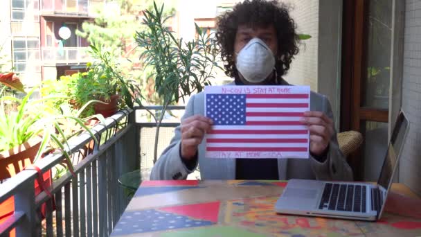 Europe Italie Milan Homme Ans Maison Avec Masque Pendant Quarantaine — Video