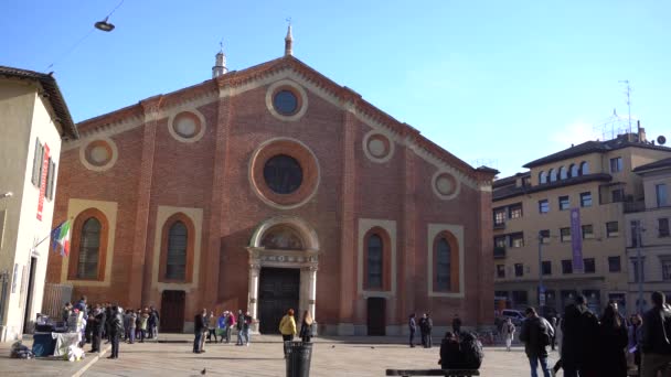 Italy Milan January 2020 Tourist Visiting Church Santa Maria Delle — Stock Video