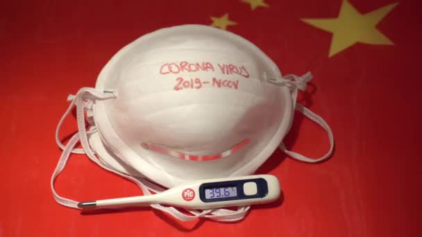 Coronavirus Teken Wit Masker Chinese Vlag Achtergrond — Stockvideo