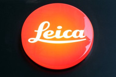 Ünlü markaların harfleri. 