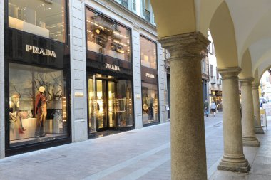 EXKLÜZİVE - Lugano - Yeni Prada butiği