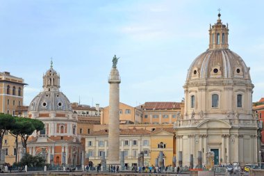 İtalya - Roma - Günbatımında Tevere Nehri üzerindeki Trastevere Köprüsü