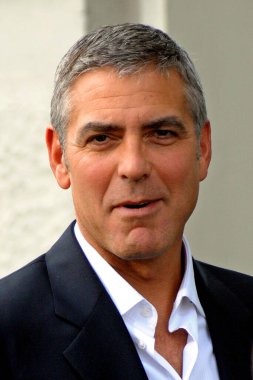 George Cloney 'in portresi