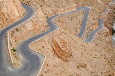 İsrail çölünde yol.