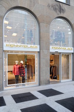 Milan, İtalya 29 Ekim 2018 - Penny Black logosu ve dükkanı - Max Mara Grubu