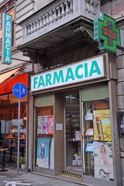 Milan, İtalya 11 Kasım 2018 - İtalyan Farmatisinin genel logosu (Farmacia )