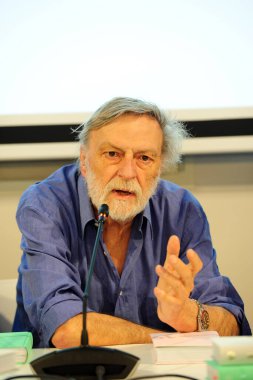 İtalya - Milan 6 Temmuz 2018 - Gino Strada İtalyan pozu 