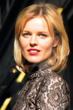Milan, İtalya 25 Şubat 2019 - Eva Herzigova top model Roberto Cavalli moda gösterisine geldi