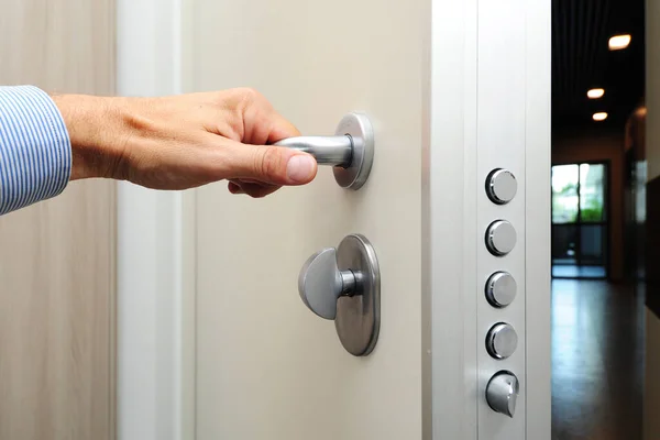 Security Door Hand Close Open Door Security Theft Apartment Entry — Stock Photo, Image