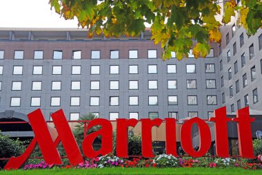 Milan, İtalya - 13 Kasım 2018: Logo Marriott Oteli