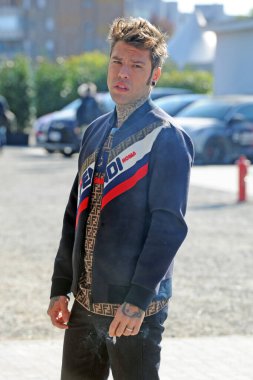 Milan, İtalya - 22 Ekim 2018: Fedez İtalyan şarkıcı