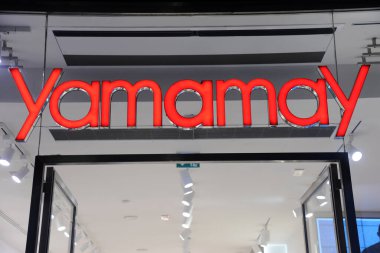 Milan, İtalya 23 Ekim 2018 - Yamamay Milano 'da logo ve alışveriş