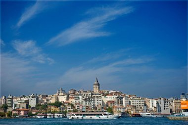 Nehirden şehrin manzarası