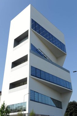 İtalya - Milano 20 Nisan 2018 - Prada Vakıf Kulesi 'nin açılışı