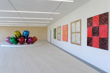 İtalya - Milano 20 Nisan 2018 - Prada Vakıf Kulesi 'nin açılışı