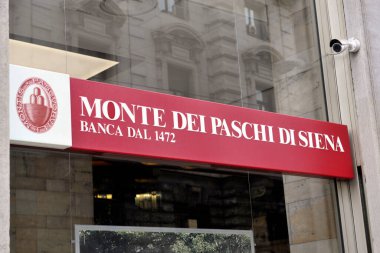 İtalya - Milan 11 Nisan 2018 - Monte Dei Paschi di Siena Bankası