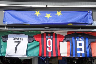 Milan ac futbol kulübü tişörtü 