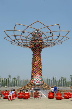 Milano, İtalya - Eylül 2015: Evrensel Sergi Pavyonu 'nda Yaşam Ağacı, Fuar