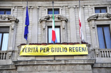 Covid yüzünden boş caddeler, kafe ve tarihi mekanların manzarası - 19 Milano, İtalya