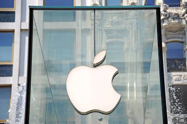 Milan Italy October 2018 Logo Apple New Apple Store Piazza — Stock Photo, Image