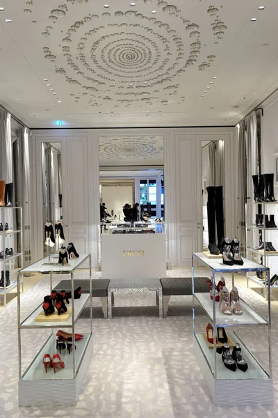 Włochy Mediolan Grudzień 2017 Dior Boutique Luksusowy Sklep Montenapoleone Road — Zdjęcie stockowe