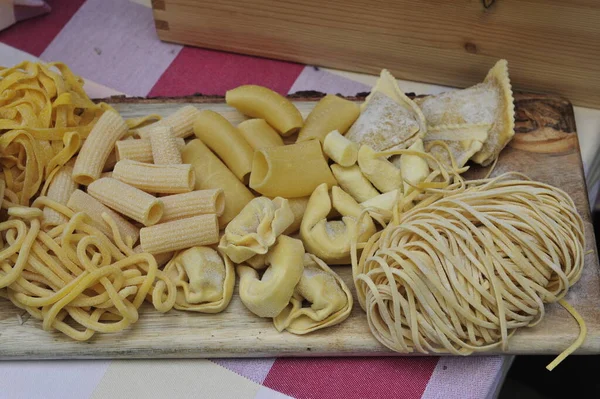 Italienische Pasta Mit Käse Und Schinken — Stockfoto