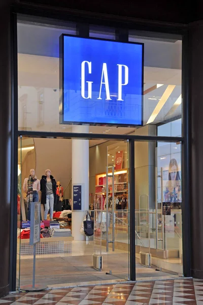 Milán Italia Octubre 2018 Gap Logo Shop — Foto de Stock