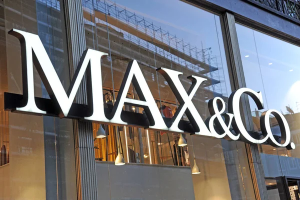 Milán Italia Octubre 2018 Max Mara Shop Logo Max Milano — Foto de Stock