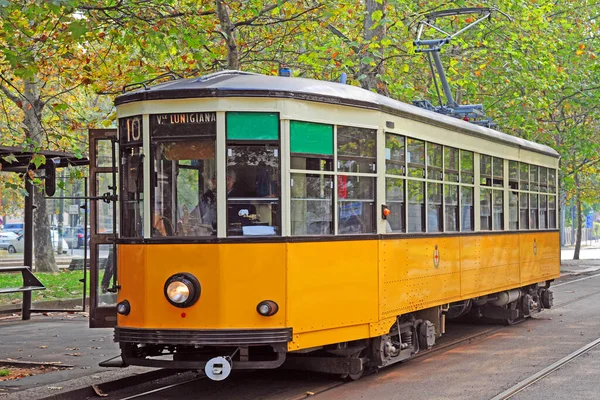 Tram Jaune Vintage Dans Rue Milano — Photo