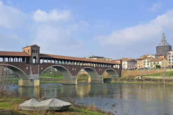 イタリア ローマ 夕日の間に厳しい橋 — ストック写真