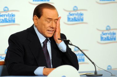İtalya, Milan - 15 Ocak 2018: Silvio Berlusconi portresi, siyasi konsept