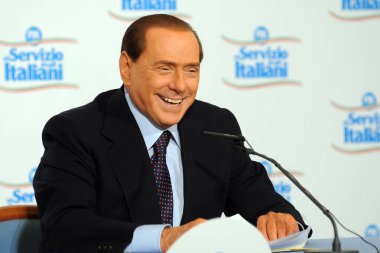 İtalya, Milan - 15 Ocak 2018: Silvio Berlusconi portresi, siyasi konsept