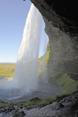 İzlanda 'da skogafoss şelalesi