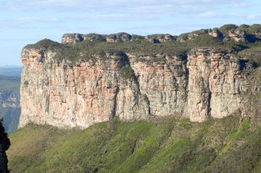 meteora Yunanca görünüm