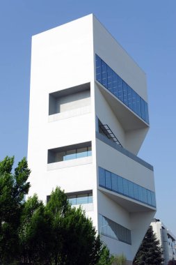 İtalya - Milano 20 Nisan 2018 - Prada Vakıf Kulesi 'nin açılışı