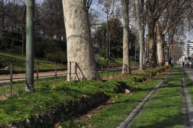 Covid yüzünden boş caddeler, kafe ve tarihi mekanların manzarası - 19 Milano, İtalya