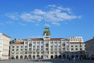 İtalya şehrinin ön cephesi.