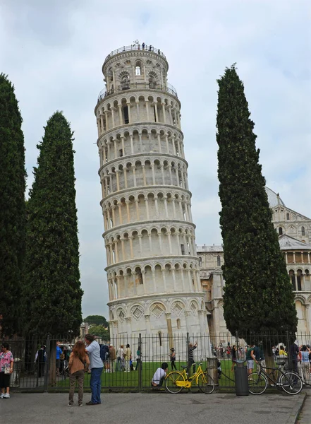 Turisti Torre Pendente Pisa Italia — Foto Stock