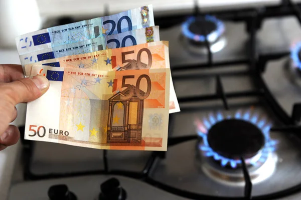 Açık doğalgaz faturası - euro para ve gaz sobası maliyeti artış