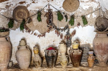 Tunus, Matmata. Mağara-mutfak Berberi - tragloodites (içinde çeviri-mağaralarda yaşayan, mağaralar konut).
