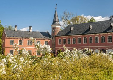 Çek Cumhuriyeti, Bohemia. En romantik kalenin Kuzey Bohemya Sychrov, aradı, onbeşinci yüzyılda inşa edildi. Yerliler ona çek cennet diyorum.