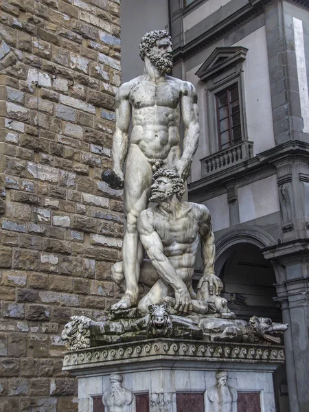 The sculptural group "Hercules, who won the Cacus" — Stock Photo, Image