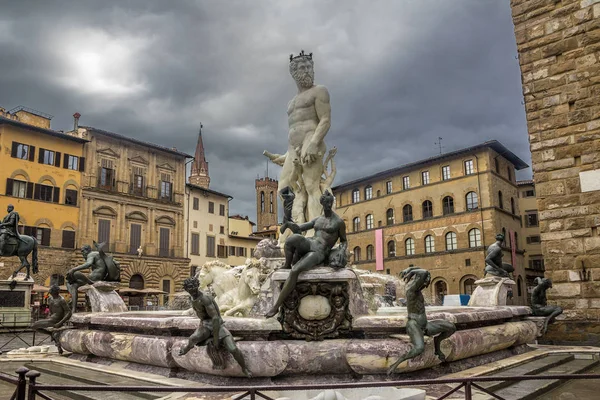 The famous Neptune Fountain by Bartolomeo Ammanati. — Stock Photo, Image