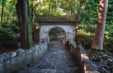 Kaatsheuvel, Hollanda, 19 Ağustos 2017: Giriş kapısı için kale, Uyuyan güzel tema parkı Efteling Hollanda fairytale ormanında