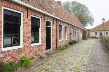 Bourtange, Hollanda, 7 Kasım 2017: Bourtange, Hollandalı bir küçük evlerde Kuzey Hollanda Groningen il köyde takviye edilmiş