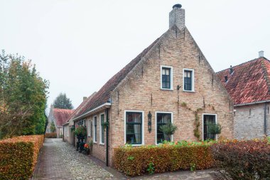 Kuzey Hollanda Groningen il köyde Hollandalı bir Bourtange küçük evlerde, güçlendirilmiş